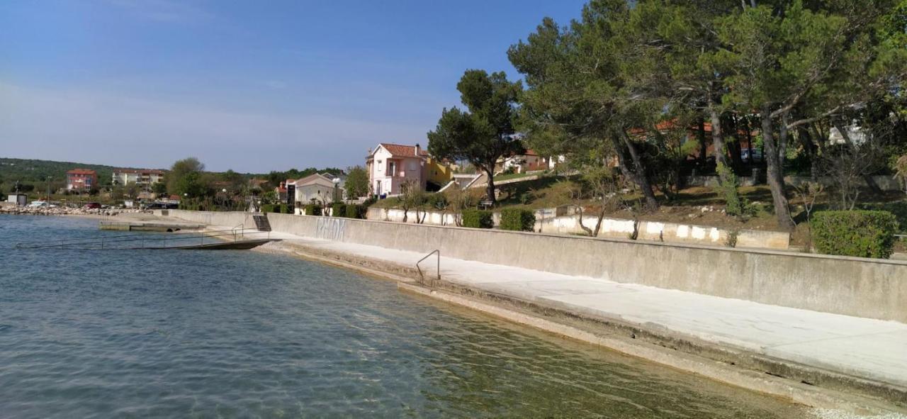 Apartment Dajana 4+2 Čižići エクステリア 写真
